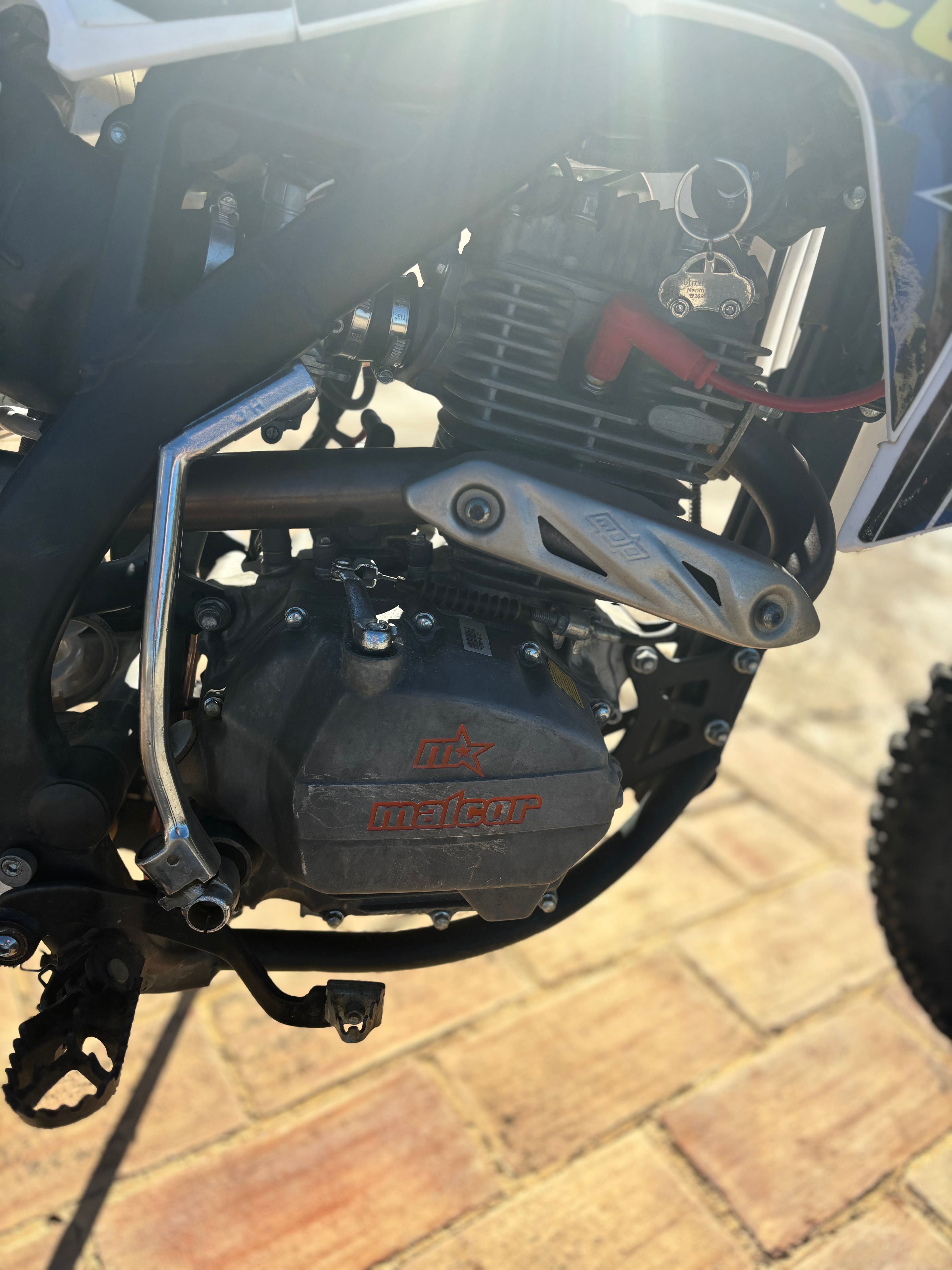 Malcor 250cc 4T – Mota de trilhos em bom estado – Pronta a andar!