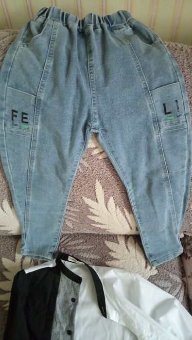 Продам дитячий одяг