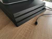 PS4 Pro 1Tb + 2 pady