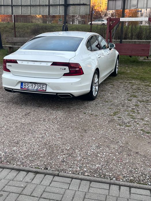 Volvo s90 Momentum T6 AWD 320 km