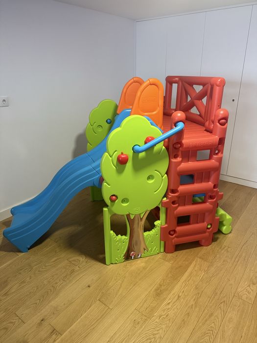 Escorrega de criança feber