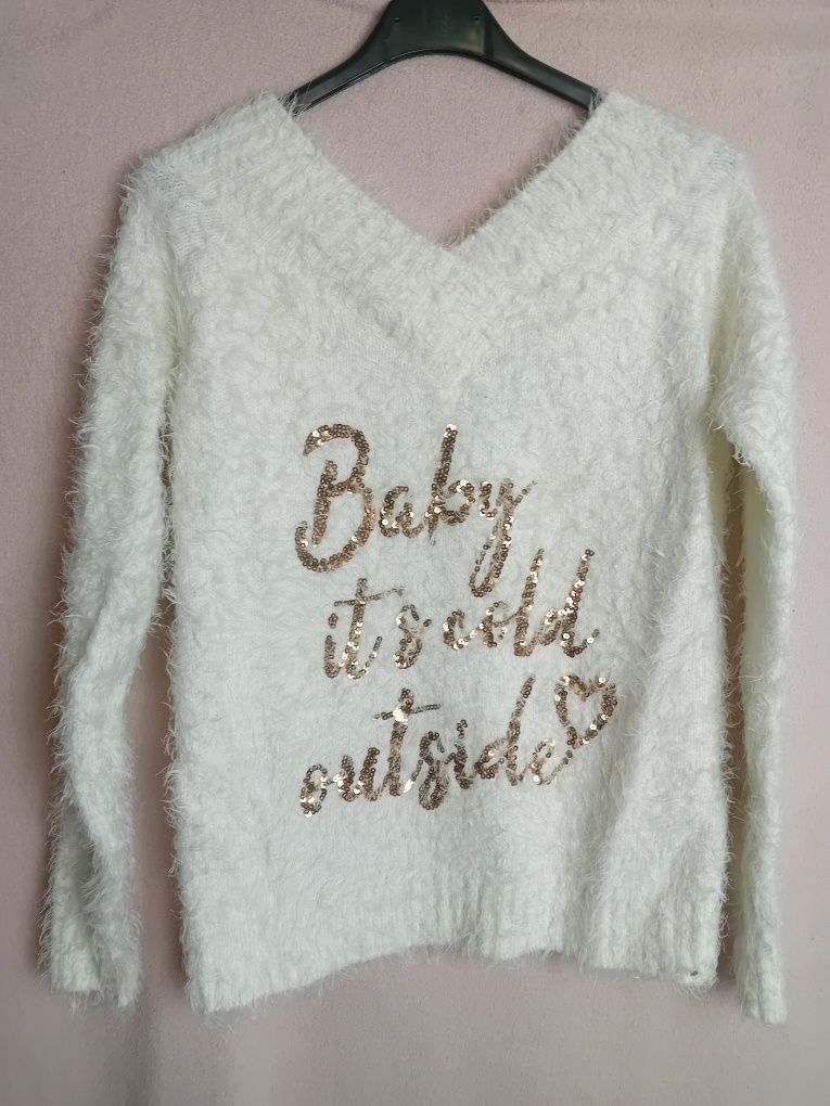 Sweter biały napis cekinowy