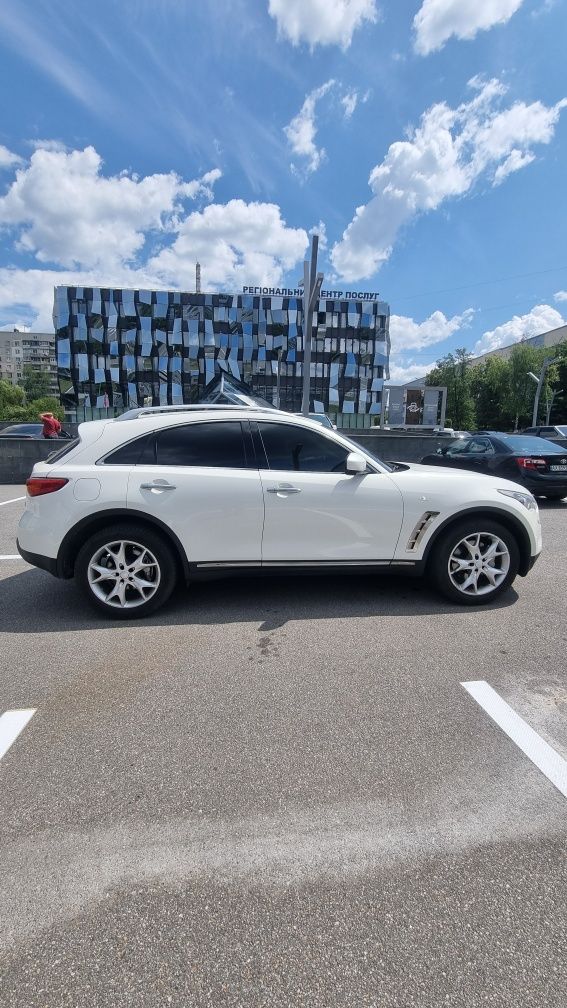 Infinity FX37S официальный.  НЕ Америка!!!