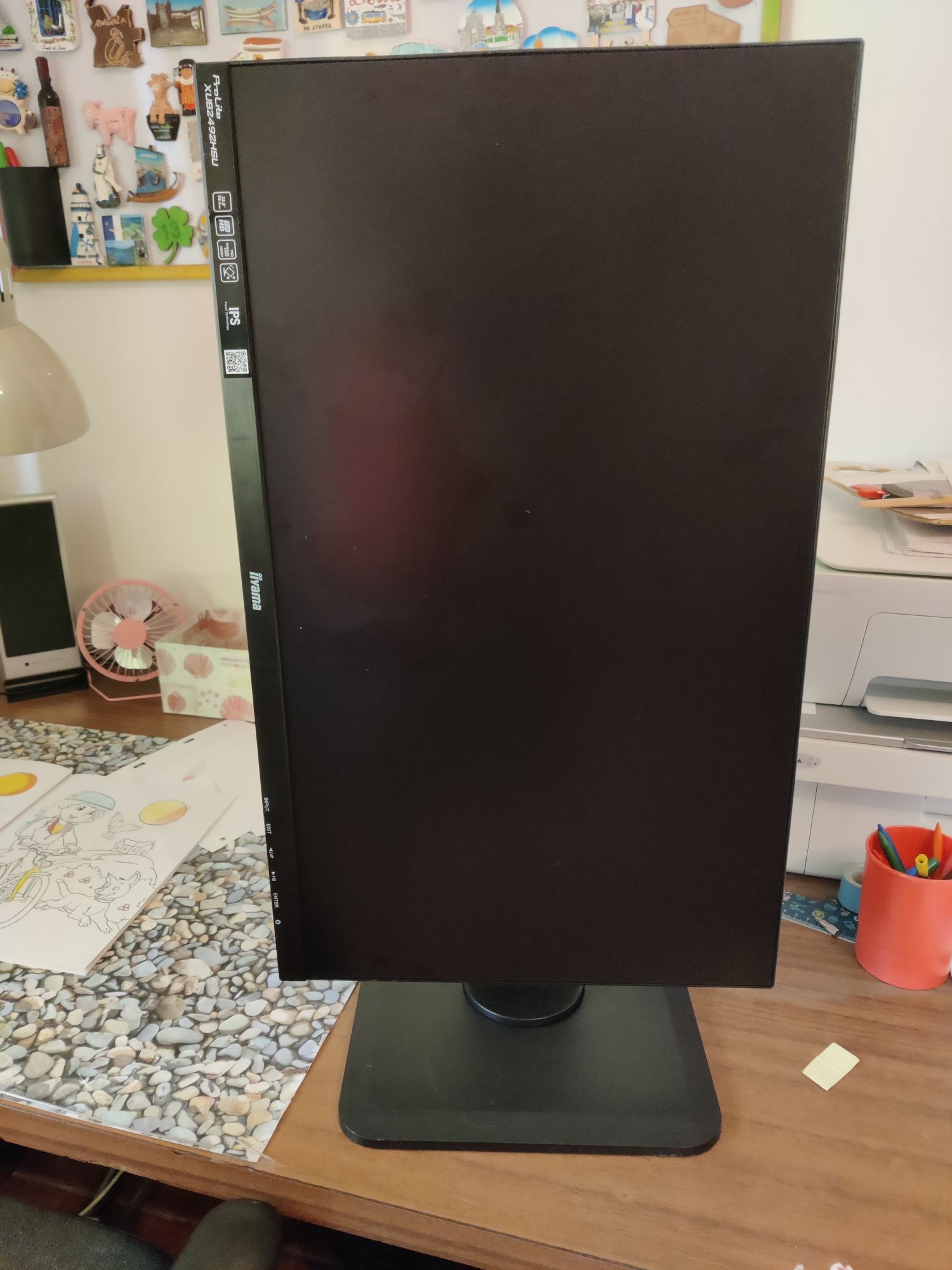 Monitor 24"l IPS ajustável