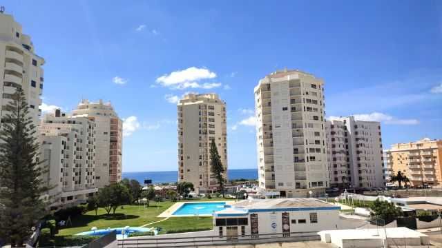 T1 Com A/C, Net Wifi, Garagem, Armação de Pêra