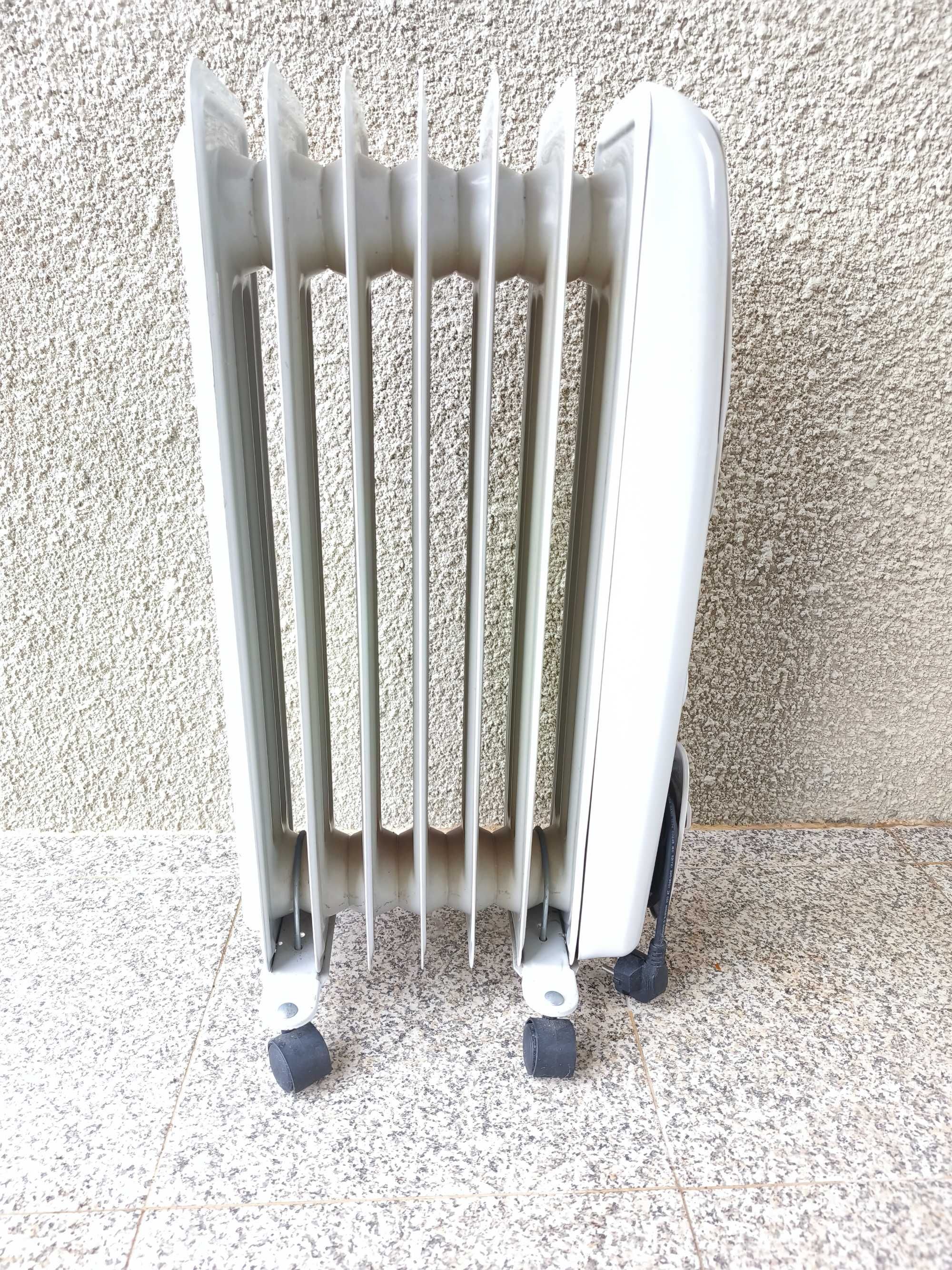 Aquecedor a óleo Kunft 1500w como novo