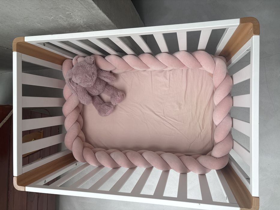 Lozeczko na kolkach kinderkraft 3w1 białe .