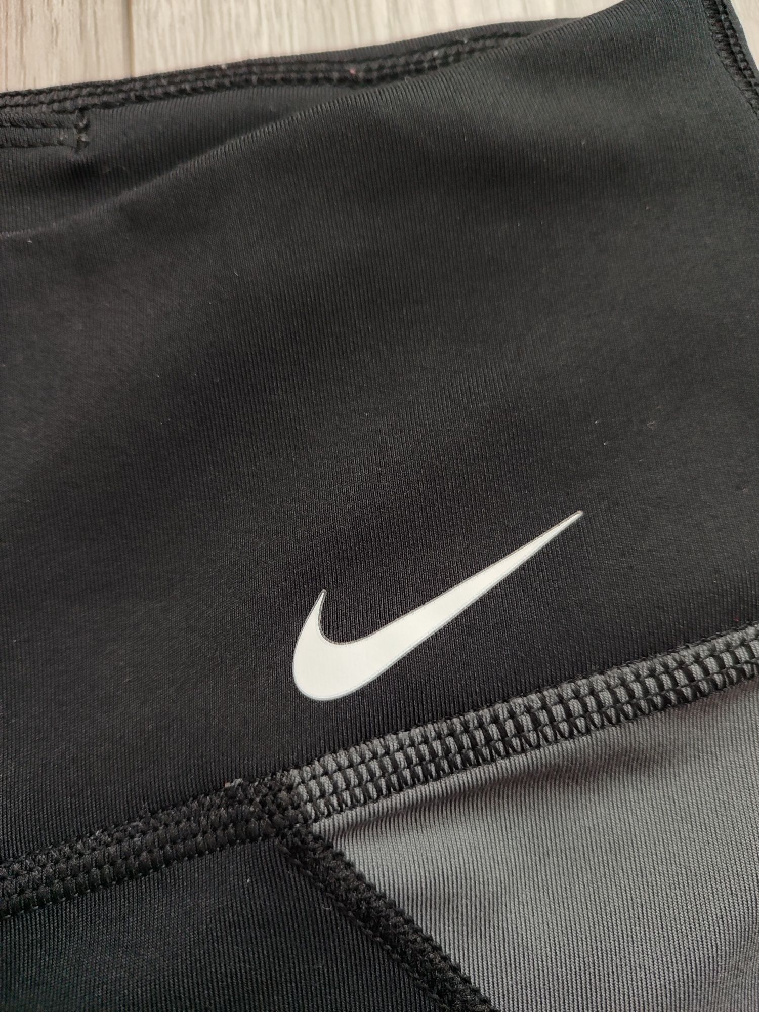 Спортивні лосіни Nike Dri-Fit розмір S