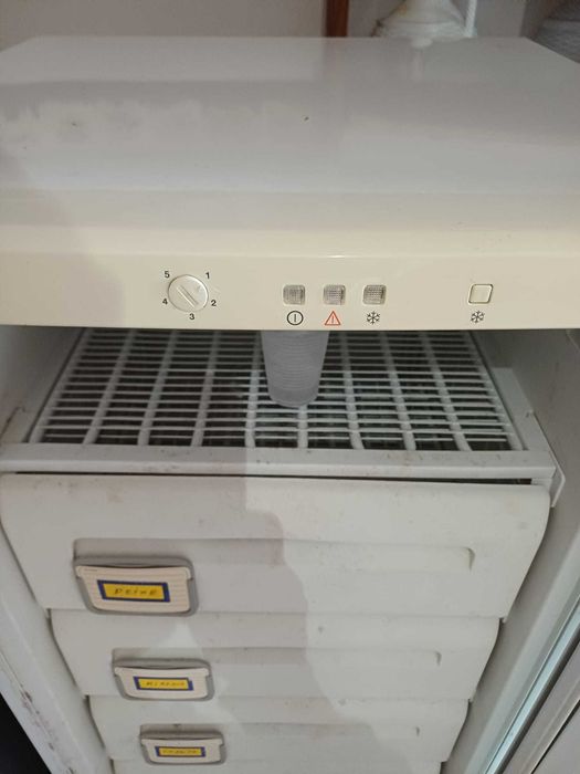 Arca congeladora vertical de gavetas