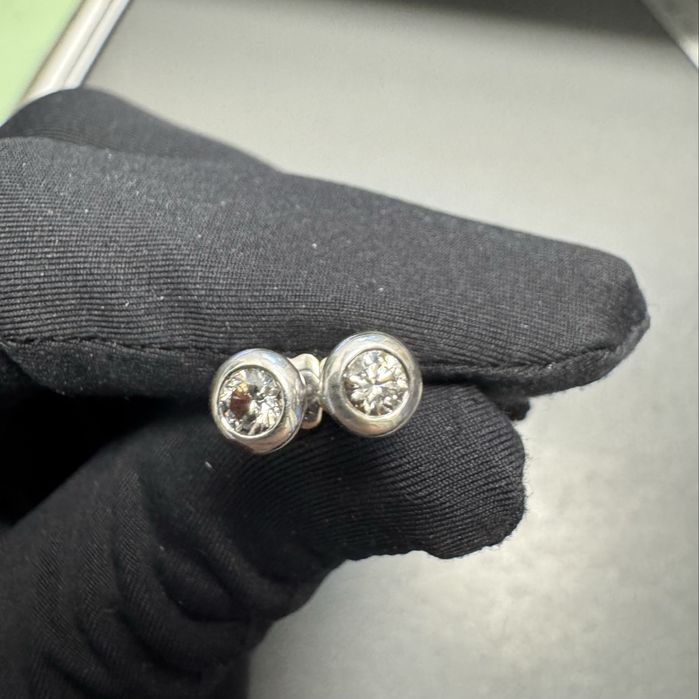 Золотые серьги пусеты с бриллиантами