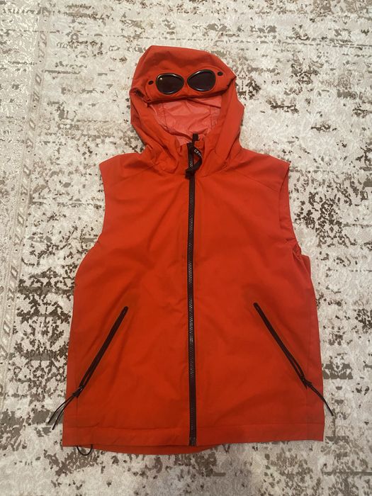 Cp company жилетка xs-s