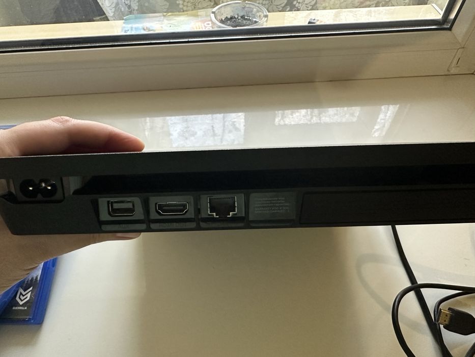 Продам PlayStation 4 Slim 500GB