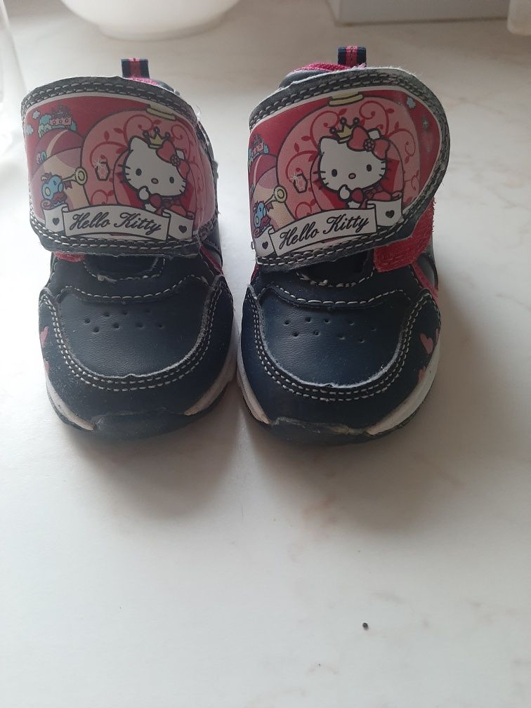 Sanrio hello kitty adidaski 21