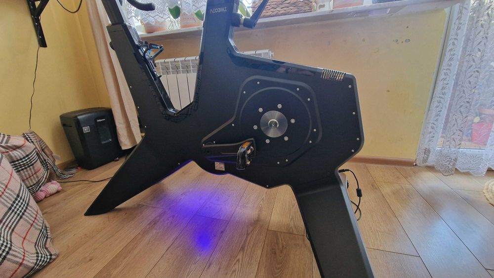Trenażer rowerowy Tacx NEO Bike Smart