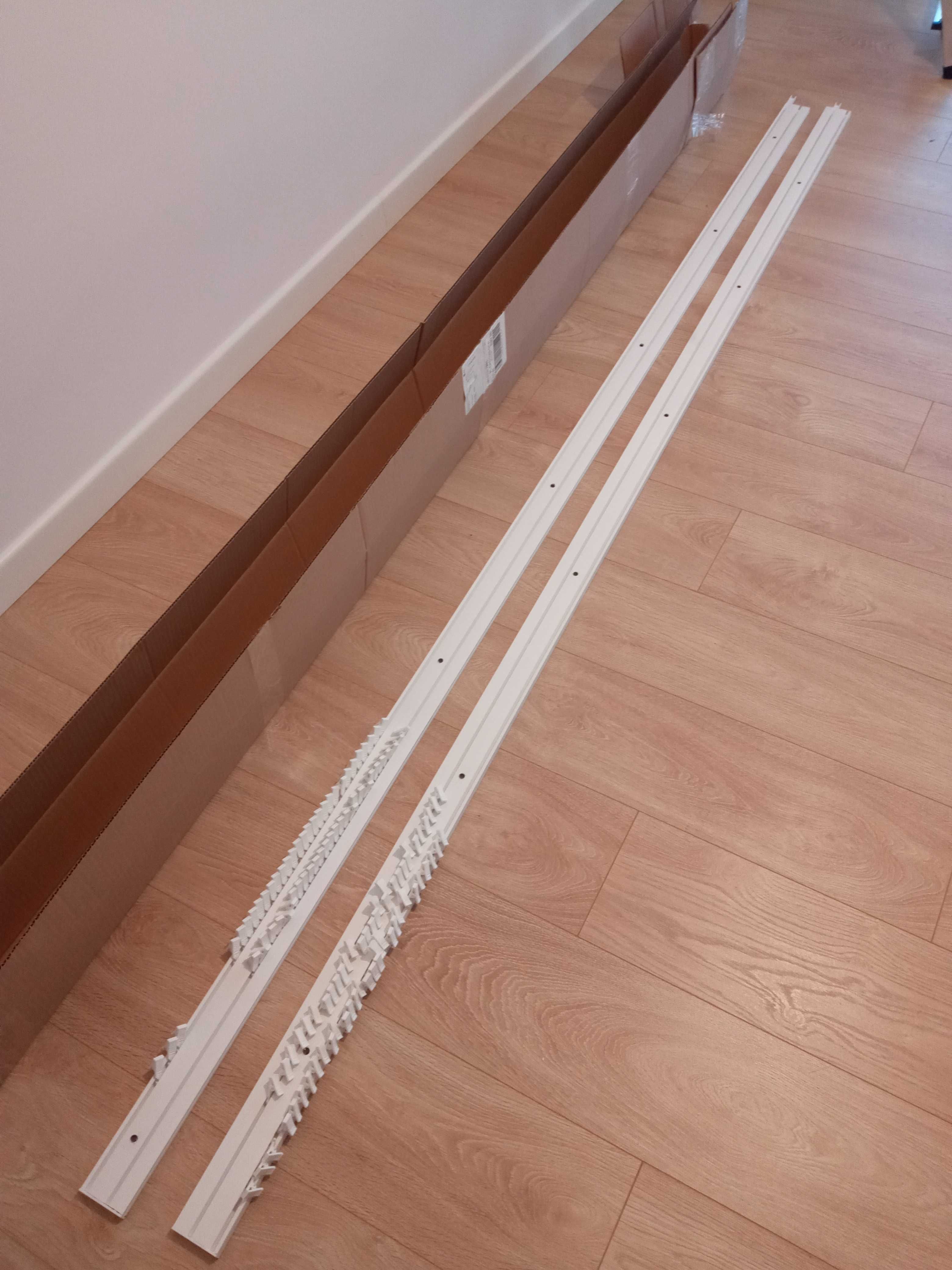 Karnisz plastikowy 2 x 2,5 m nowy.