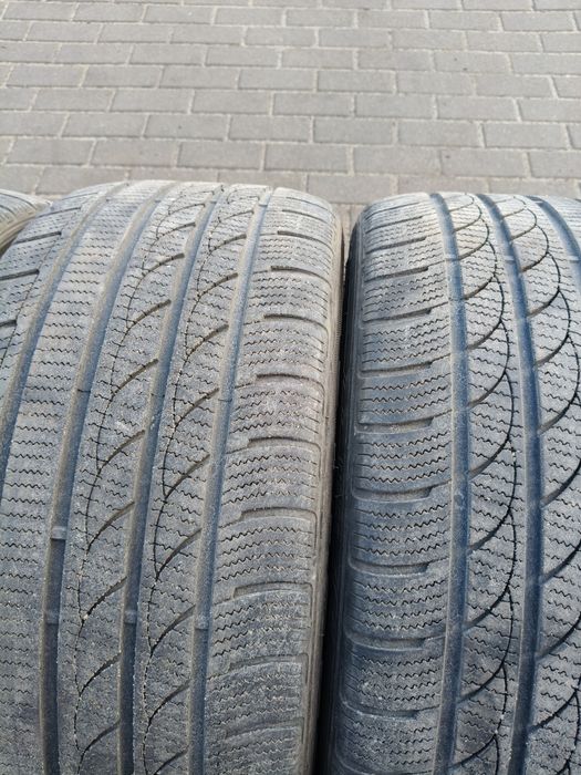 Opony zimowe 245/40/18