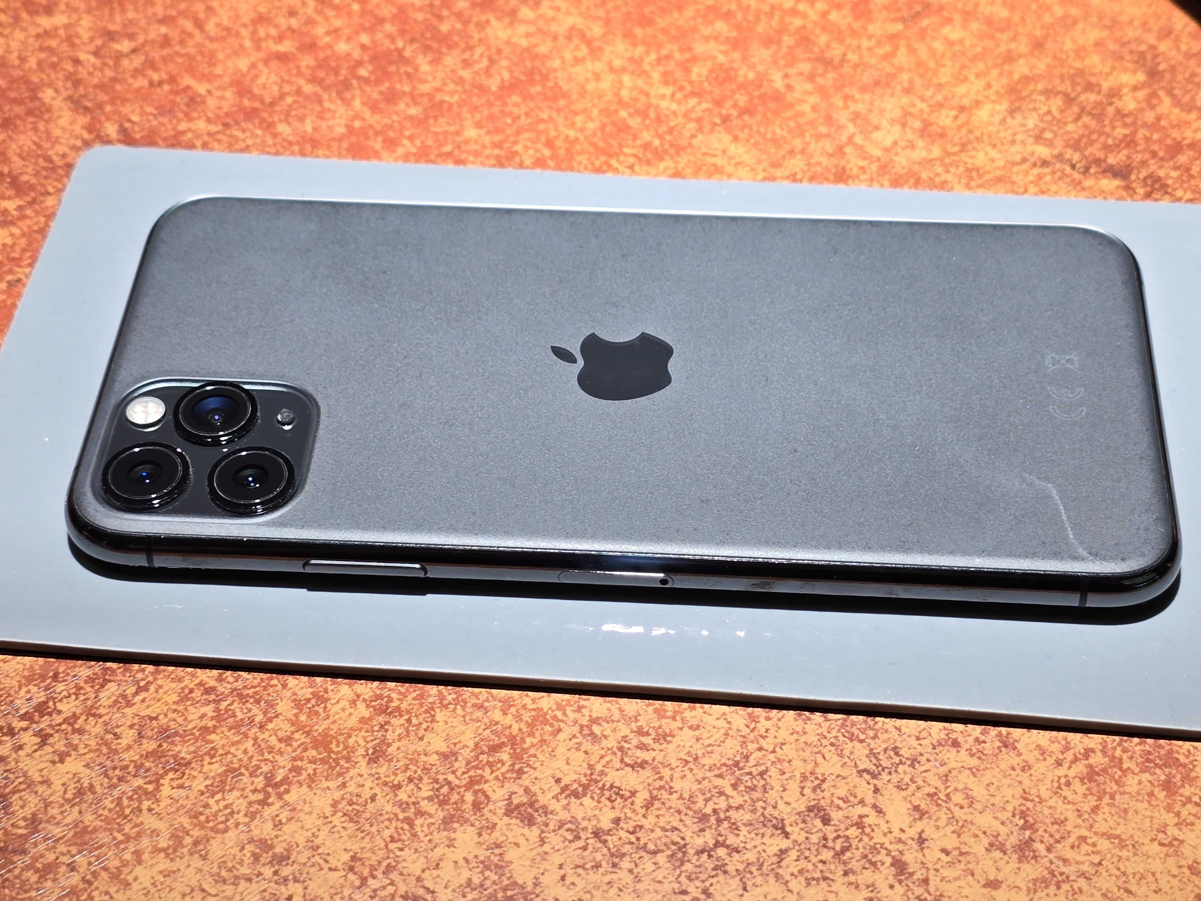 Używany - Apple iPhone 11 Pro Max 256GB Czarny - GSM Baranowo