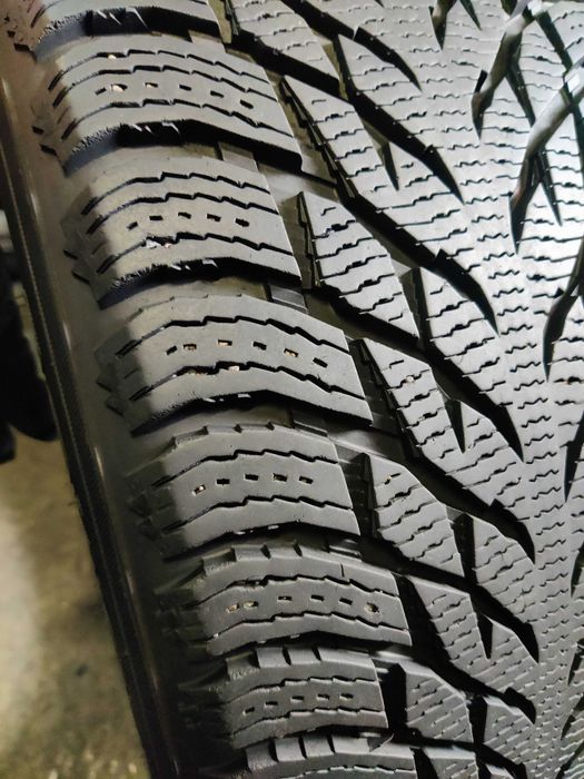 Nokian Hakkapeliitta R20 255 45 та 235 50 шини зимові РІЗНОШИРОКІ