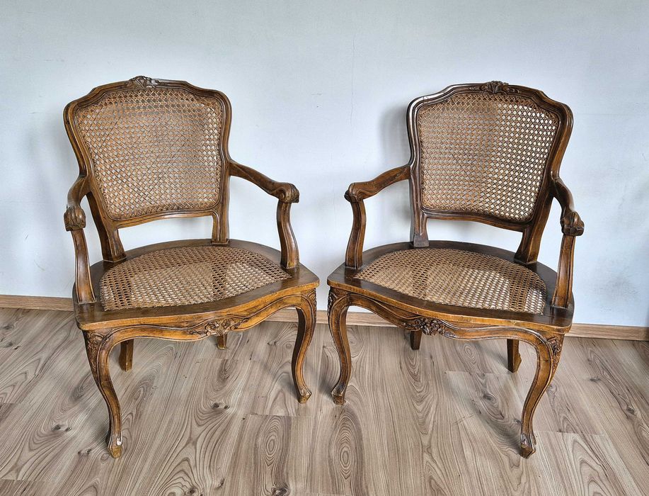 Dwa krzesła Stół Zestaw w stylu Ludwikowskim z rafią lata '60 vintage