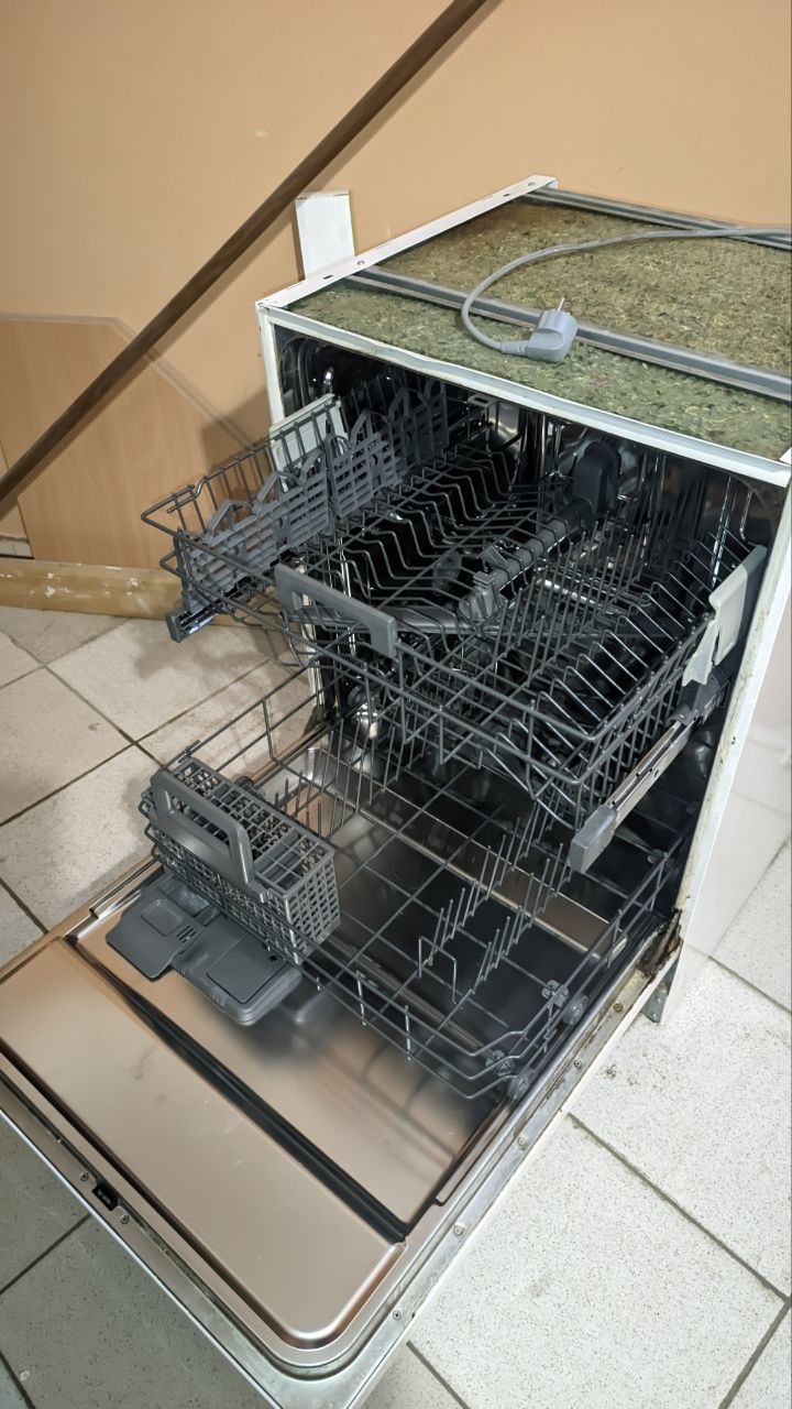 Посудомийка Whirlpool