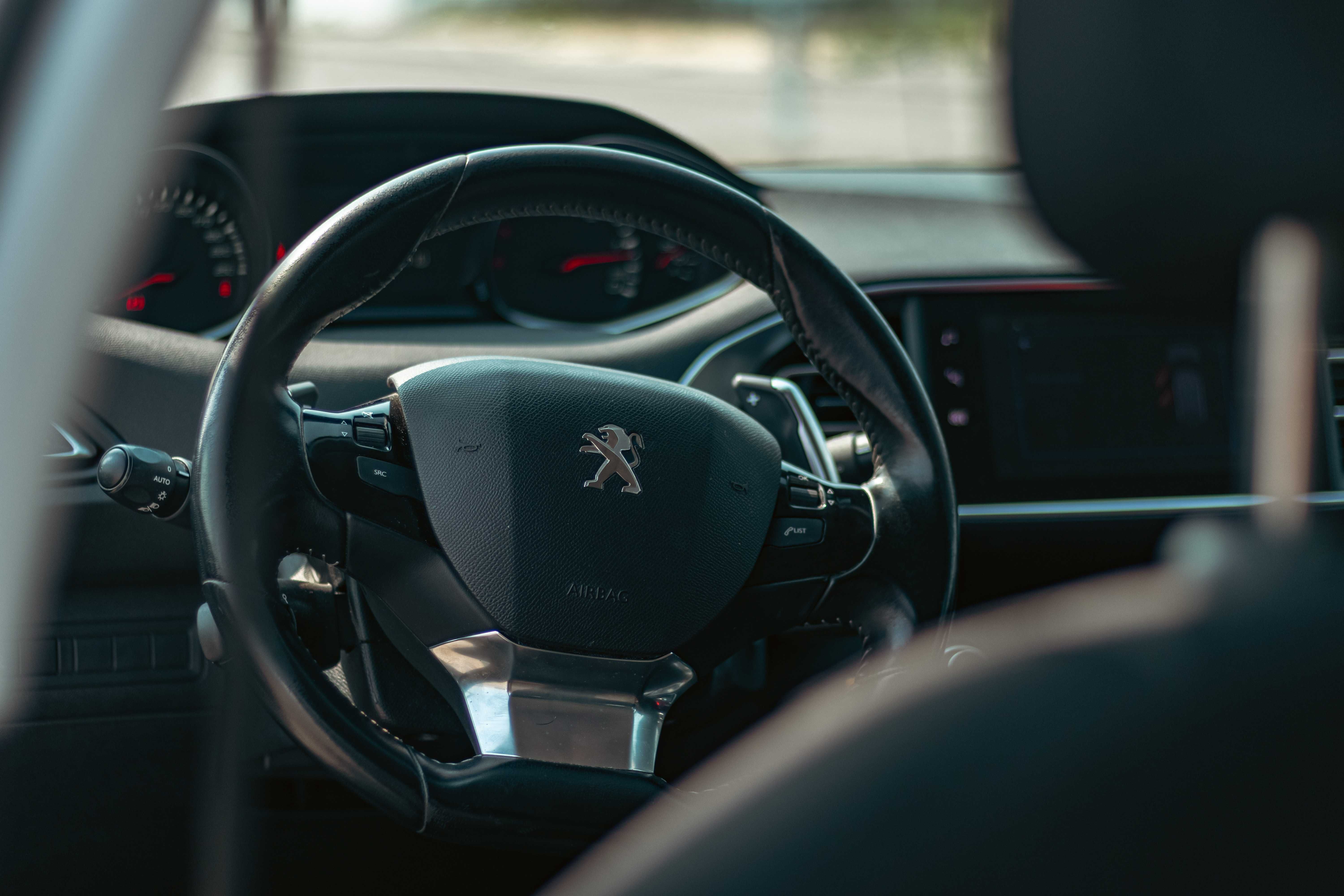2019 PEUGEOT 308 SW AUTOMÁTICO 130cv