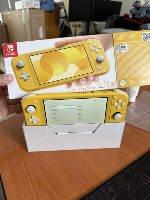 Nintendo Switch Lite Nova amarela
