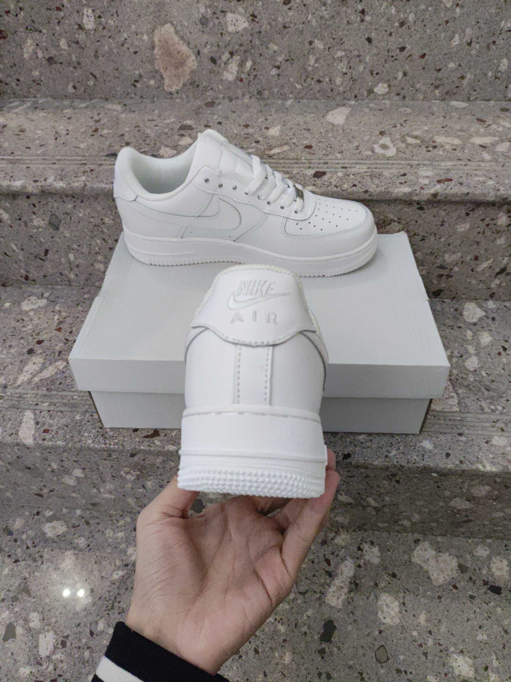 Nike Air Force 1 Low '07 White Eu 40