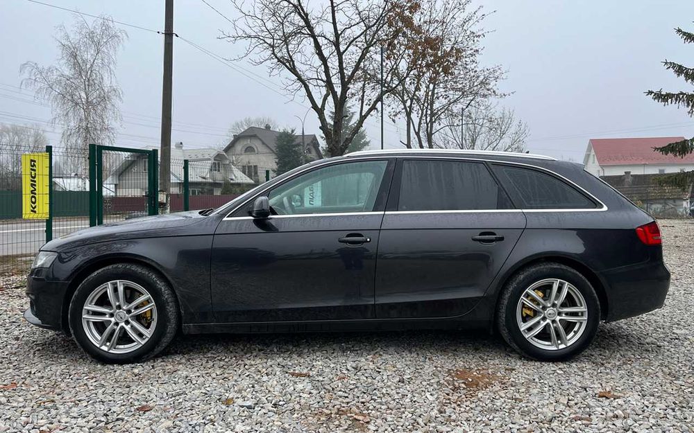 Audi A4  2010 рік