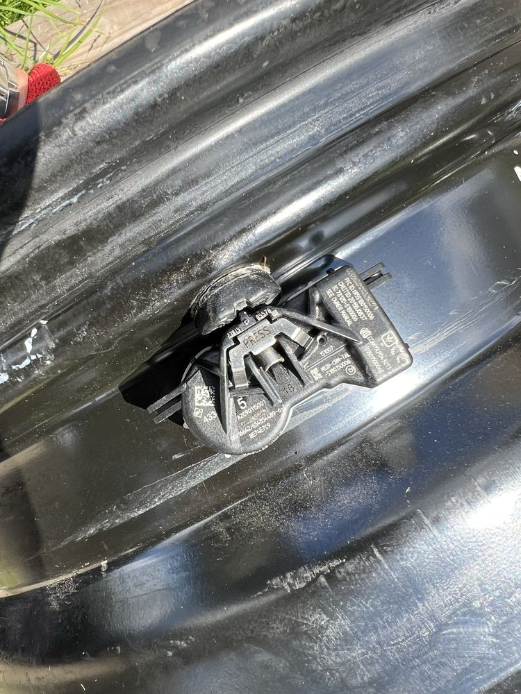 4xfelga stalowa 15” RENAULT/NISSAN (4x100 ET50) z TPMS