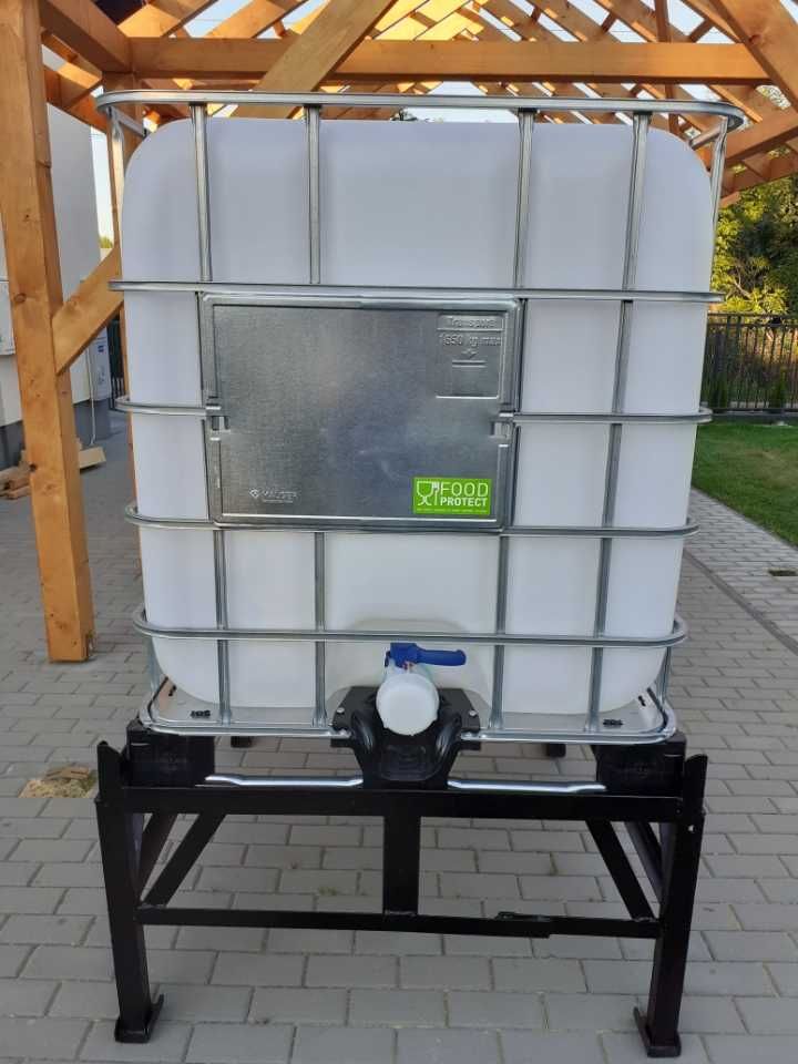 Zbiornik Mauzer wraz ze stojakiem pod zbiornik