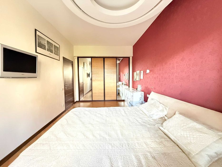 Чорновола 25, тиха, простора, затишна 2к, висота стелі 3м.