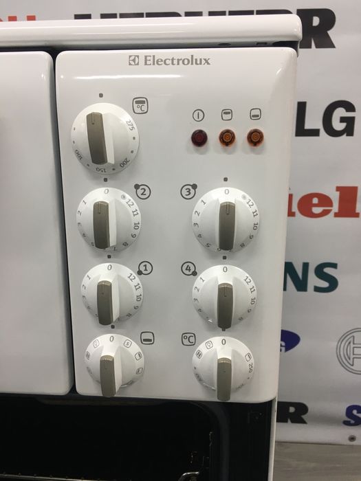 Електрична плита Electrolux з 2 духовками електроплитка не індукція