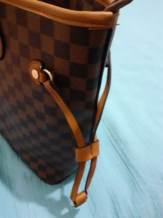 Mala Nova em bom estado