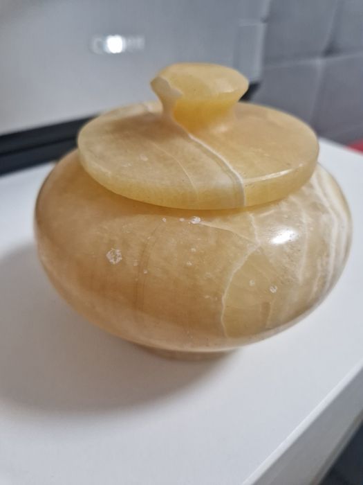 Cukiernica, cukierniczka kamień alabastwr beżowa