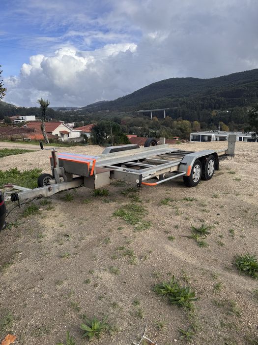 Atrelado/ reboque porta carros
