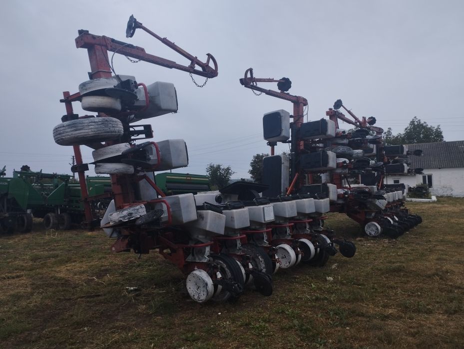 Сівалки точного висіву Massey Ferguson -MF555 12R