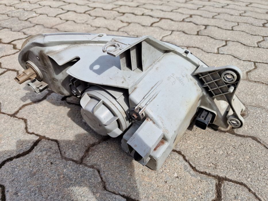 Farol esquerdo Kia Rio