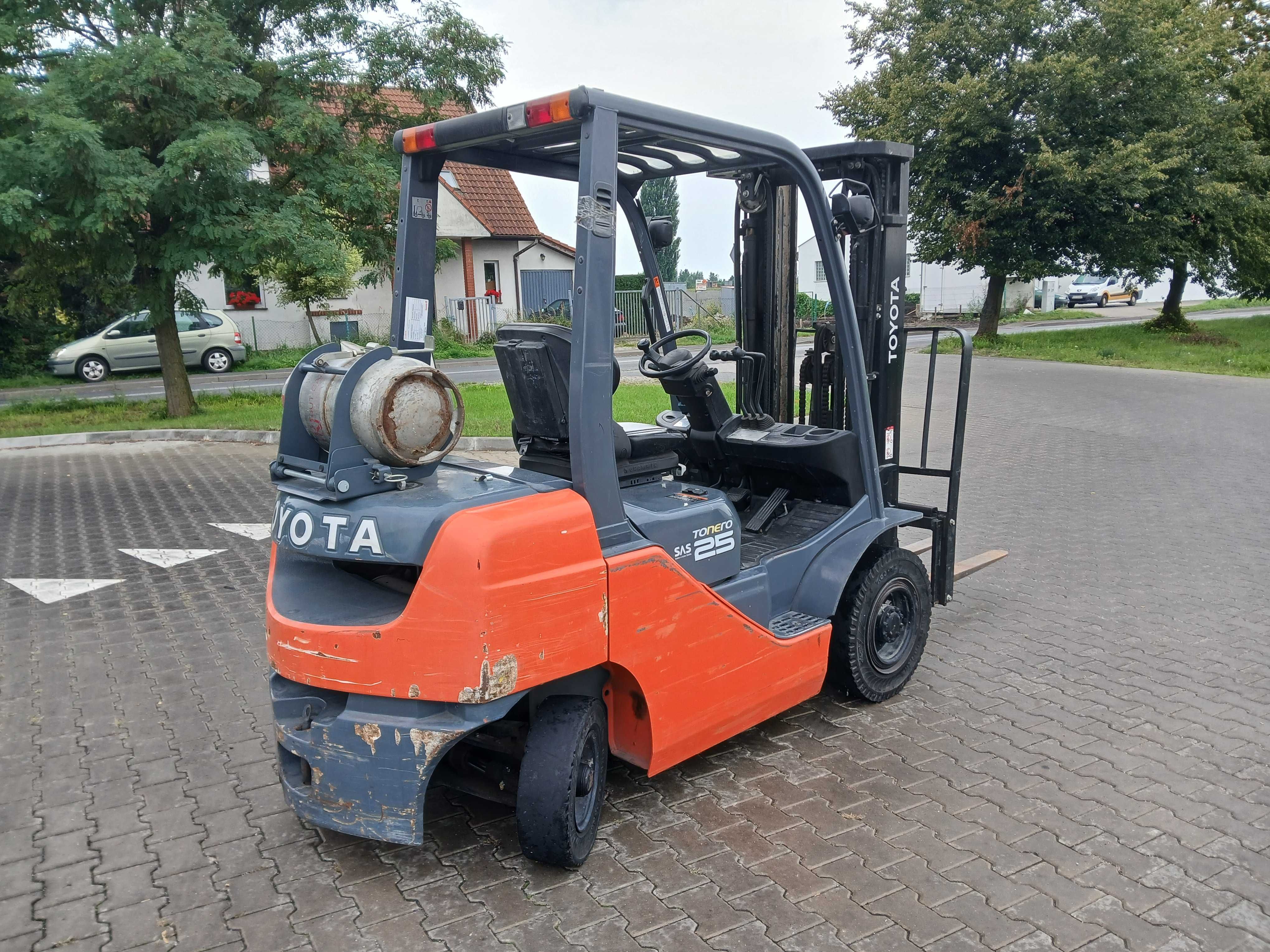 TOYOTA wózek widłowy