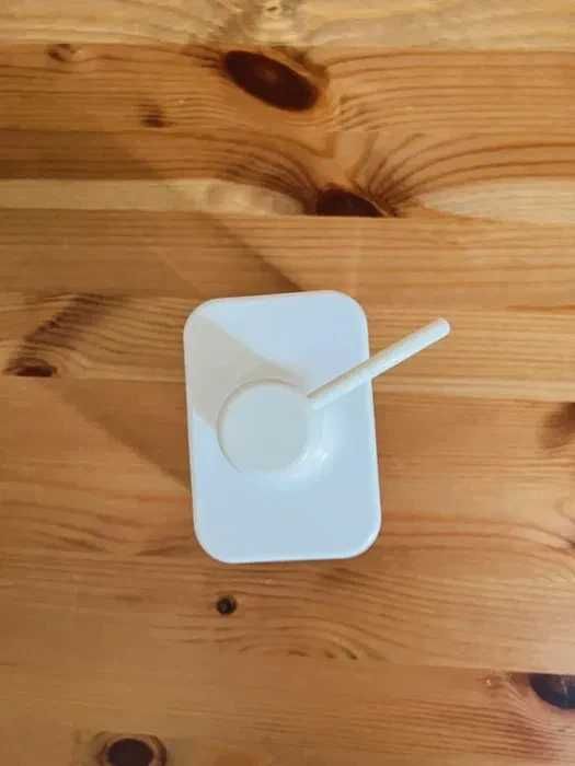 Biały dozownik na mydło pojemnik Ikea Brogrund