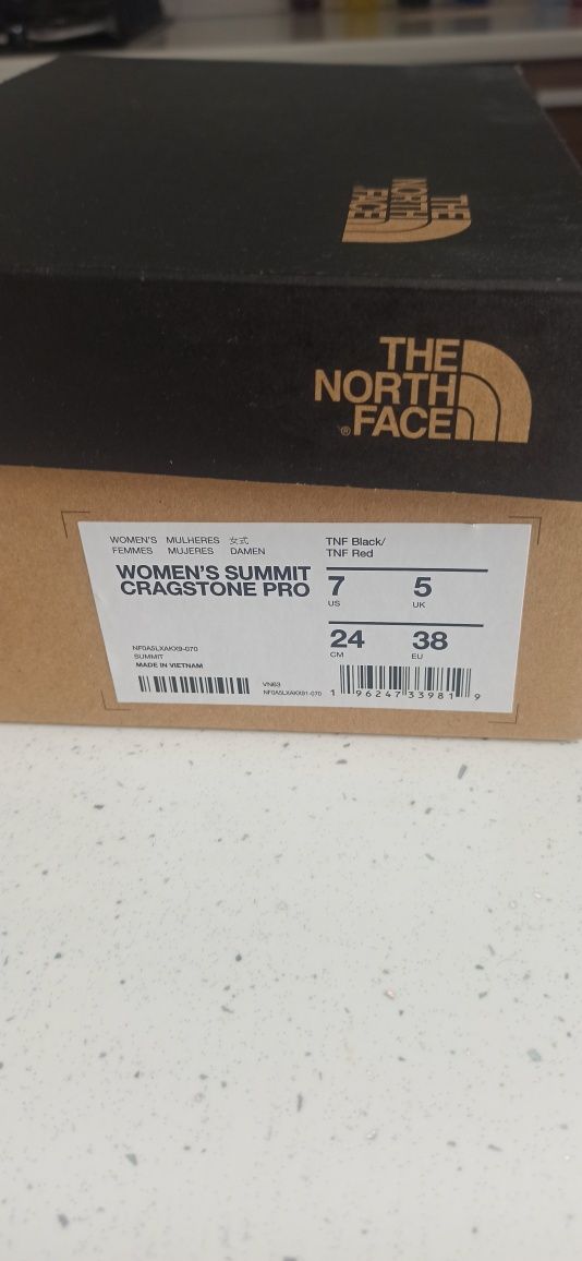 Buty 38 The North Face  , nowe.