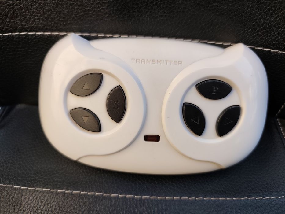 Дитячий електромобіль