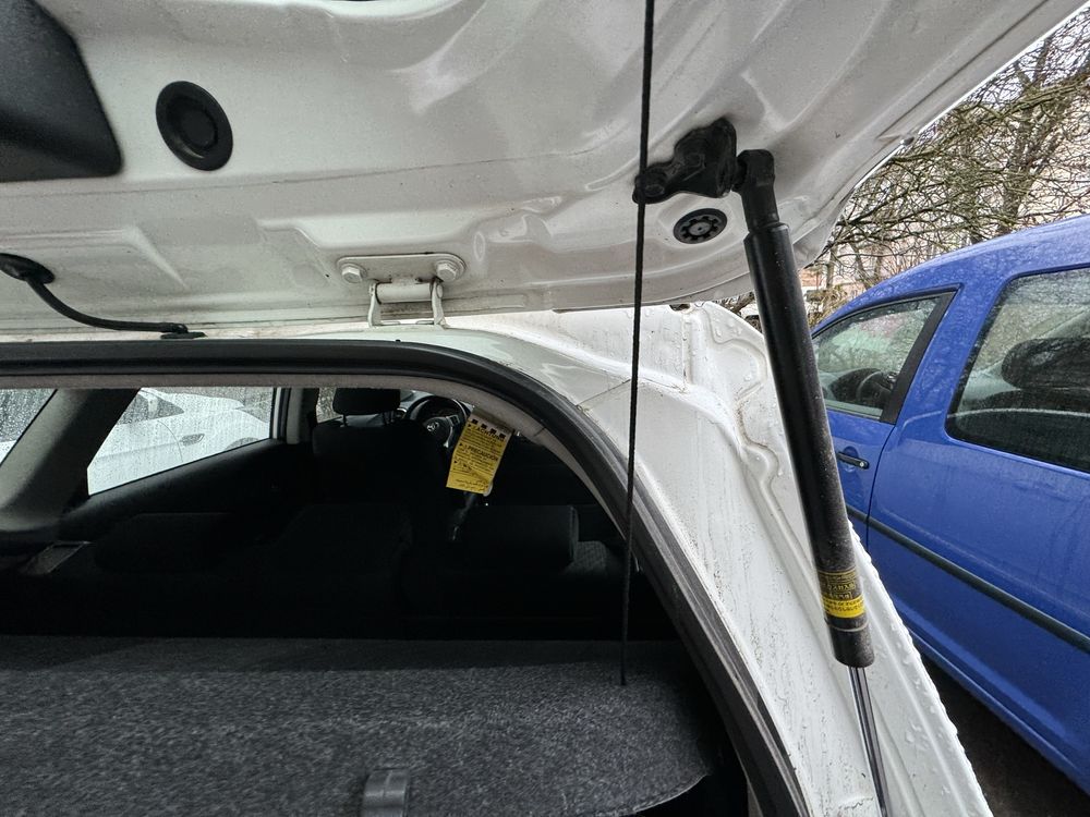 Toyota Versa S 2011 рік