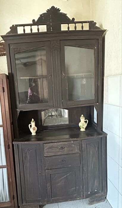 3 louceiros ou cristaleiras para venda em conjunto ou separadamente