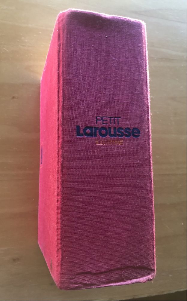 Livro. Dicionário  Petit Larousse Illustré, de 1974