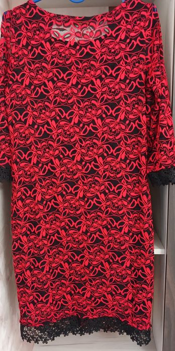 Платье гипюр ,футляр .