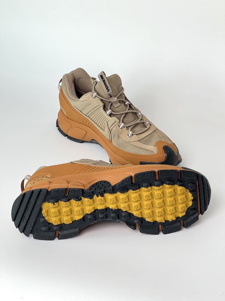 Оригинал Nike Zoom Vomero 5 Roam Flax (HQ2181 200) найк влагостойкие