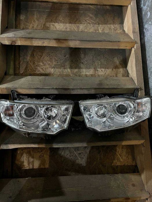 Фари права ліва передня Mitsubishi l200 Мицубиси Л200 2010-2015 р