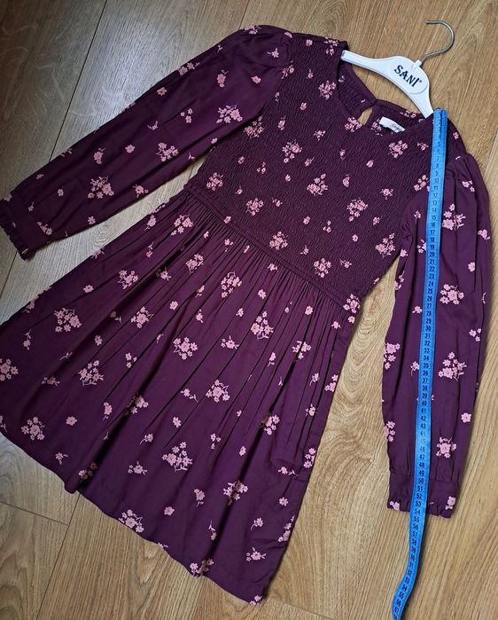 Нарядное платье для девочки с длинным рукавом