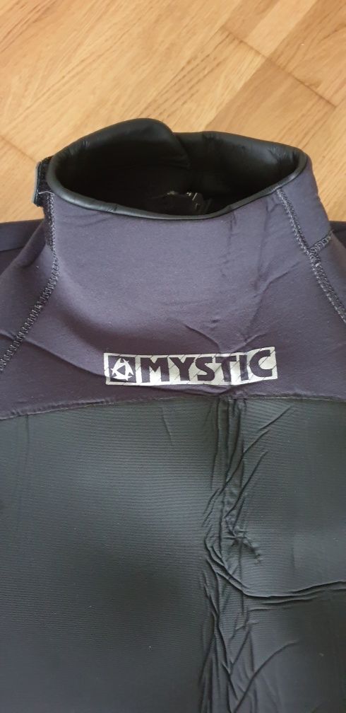 Pianka MYSTIC  sporty wodne roz. XXL