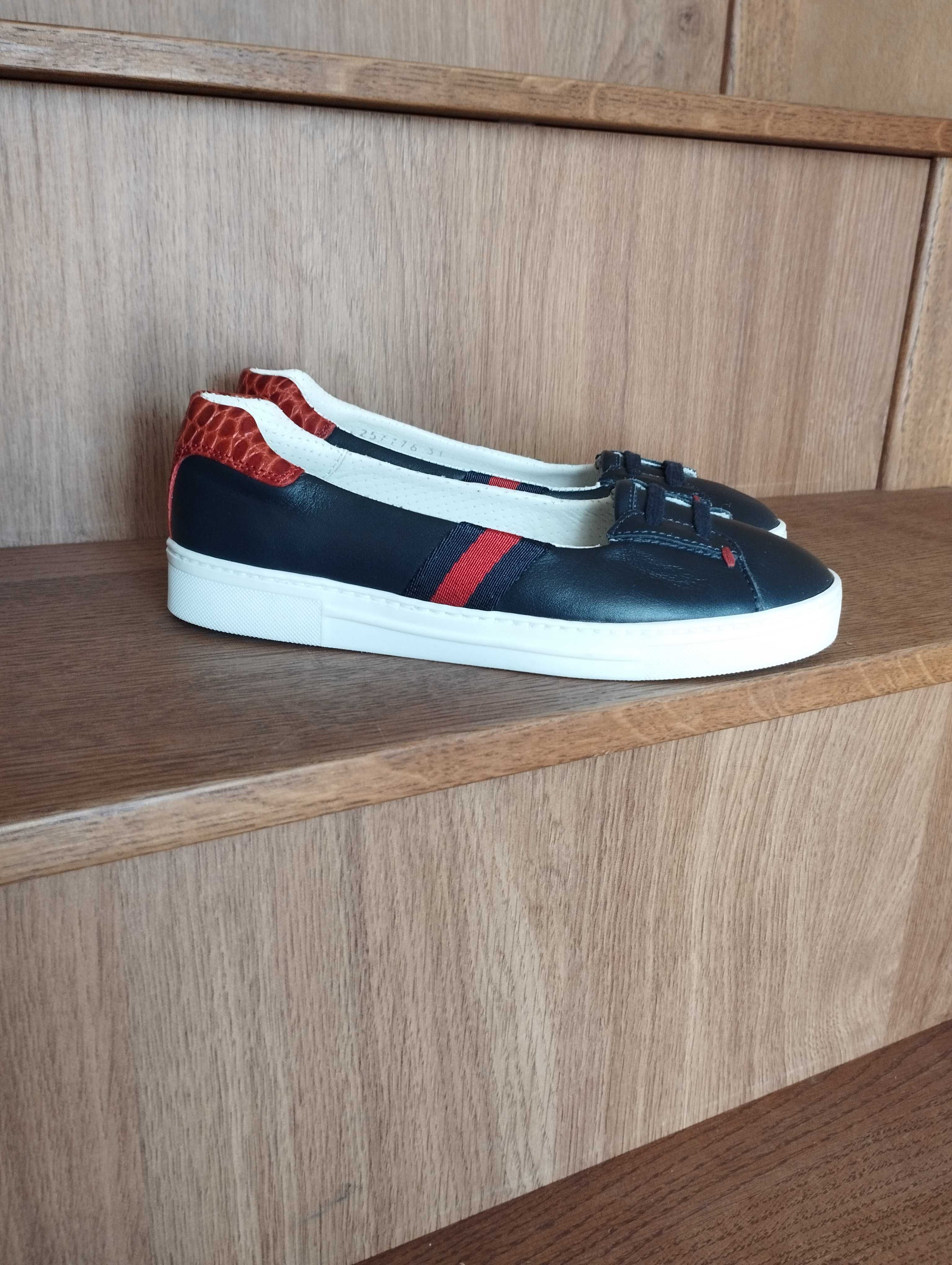 Туфлі gucci для дівчинки оригінал нові р.31